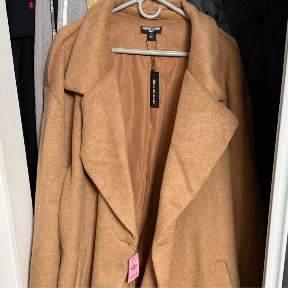 Pretty little thing Women's Tan Coat